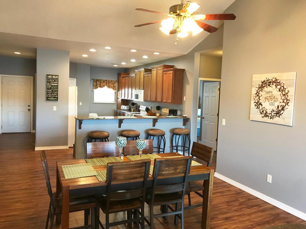Lakefront And Lake View Indian Point Condo With Boat Slip Branson Ngoại thất bức ảnh